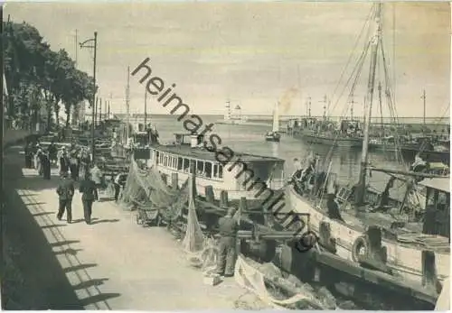 Warnemünde - Am Strom - Aus dem Bildpostkartekalender 1958 - Verlag Gebr. Garloff Magdeburg