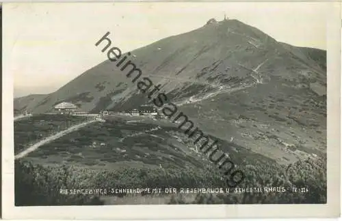 Schneekoppe mit der Riesenbaude und Schlesierhaus - Foto-Ansichtskarte - Verlag Hans Bönsch Gross Aupa