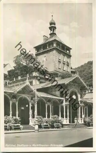 Karlsbad - Stadtturm und Marktbrunnen-Kolonnade - Foto-Ansichtskarte - Verlag A. Weber & Co. Stuttgart