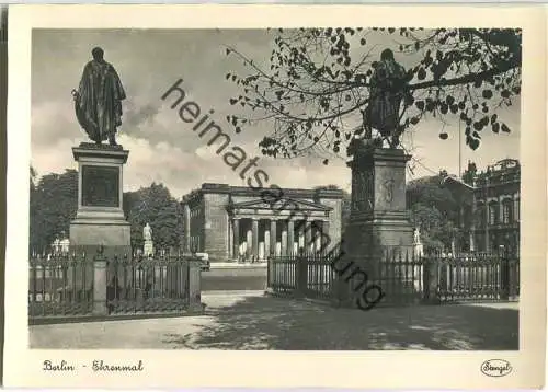Berlin - Ehrenmal - Foto-Ansichtskarte - Verlag Stengel & Co. GmbH Dresden