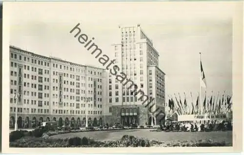 Berlin - Stalinallee - Haus des Kindes - Foto-Ansichtskarte - Verlag H. Sander Berlin 50er Jahre