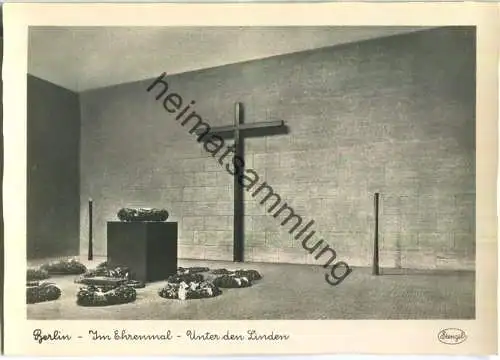 Berlin - Im Ehrenmal - Unter den Linden - Foto-Ansichtskarte - Verlag Stengel & Co. Dresden