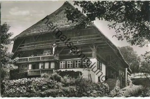 Altes Schwarzwaldhaus - Foto-Ansichtskarte - Verlag Gebr. Metz Tübingen - Posthilfstellenstempel Niedergebisbach
