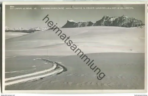 Sui Campi di Neve di Campolongo verso Monte S. Croce-Lavarella e Alpi di Zillertal - Foto-Ansichtskarte - Hüttenstempel