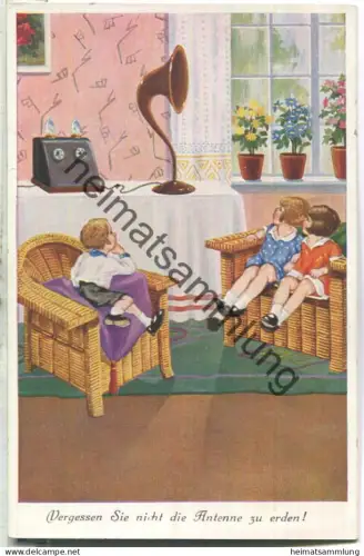 Kinder beim Radiohören - Vergessen Sie nicht die Antenne zu erden! 20er Jahre
