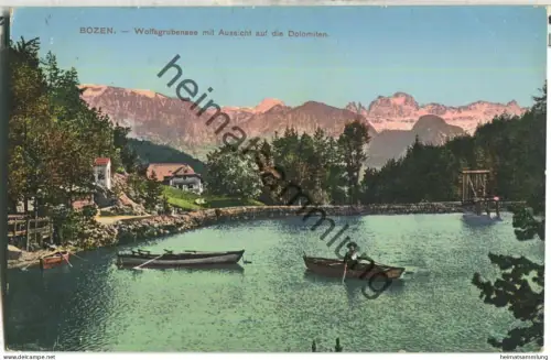 Wolfsgrubensee mit Aussicht auf die Dolomiten - Verlag Gerstenberger & Müller Bozen