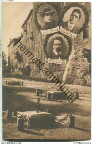 Trento - Filzi Chiesa Battisti - Fossa del Castello - Le 3 Urne indicano il luogo ove vennero glustiziati i Martiri