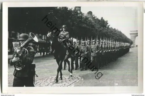 Deutsche Wehrmacht in Paris - Foto-Ansichtskarte 40er Jahre - Photo Pierre Dreville Paris Cite des Fleurs