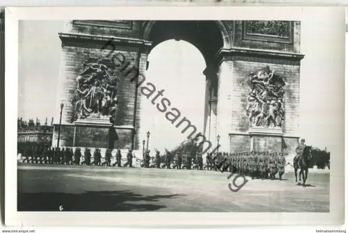 Deutsche Wehrmacht in Paris - Foto-Ansichtskarte 40er Jahre - Photo Pierre Dreville Paris Cite des Fleurs