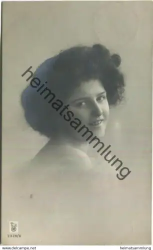 Junge Frau - Foto-AK gel. 1909