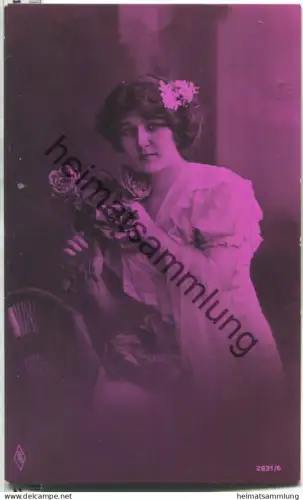 Frau mit Rosen - Verlag PFB 2831/6 - Feldpost