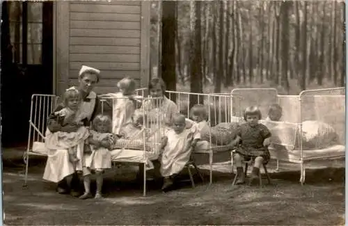 altes foto krankenschwester u. kinder (Nr. 8744)