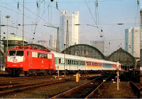 elektro-lokomotive 111 068-3 im hbf. frankfurt/main (Nr. 9259)