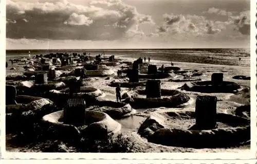 amrum, burgen am badestrand nach dem sturm (Nr. 9423)