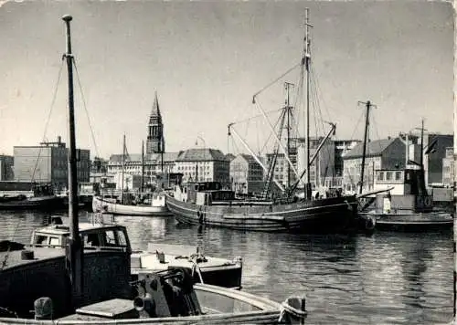 kiel, am bootshafen (Nr. 9928)