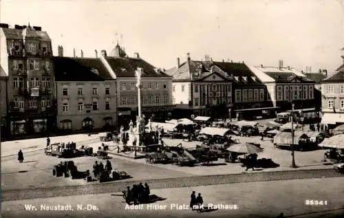 wiener neustadt, adolf-hitler-platz mit rathaus, 1943 (Nr. 12711)