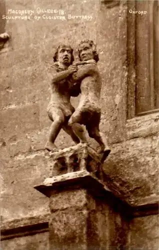 magdalen college, sculpture on cloister buttress (Nr. 14192)