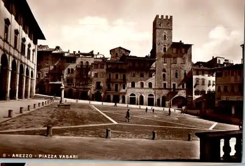 arezzo, piazza vasari (Nr. 14555)