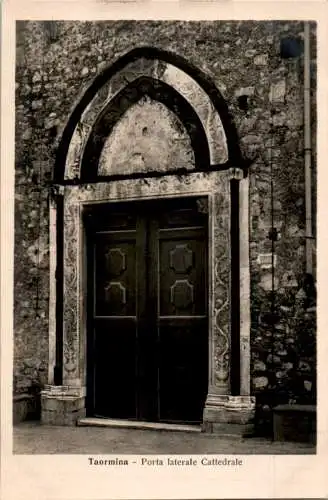 taormina, porta laterale cattedrale (Nr. 14644)