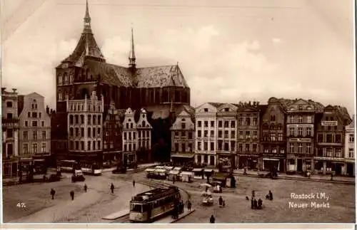 rostock, neuer markt mit straßenbahn (Nr. 14707)