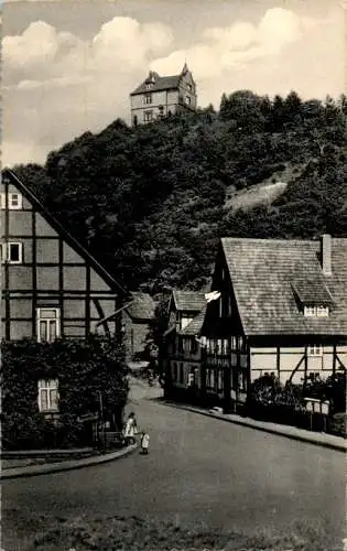 schwalenberg/lippe, einfahrt zur stadt mit burgberg (Nr. 16359)