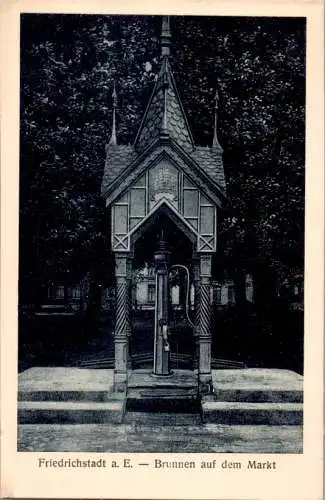 friedrichstadt a.e., brunnen auf dem markt (Nr. 16415)