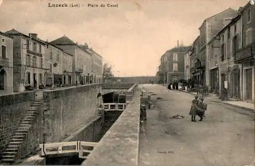 luzech - place du canal (Nr. 16953)