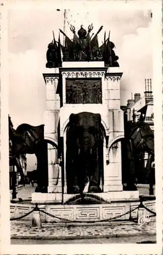 chambery, la fontaine des elephants par sappey (Nr. 17131)