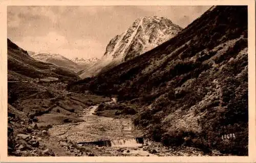 les pyrenees, l'ariege en aval de l'hospitalet (Nr. 17582)