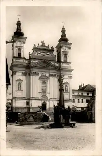 sternberk, mähren, kirche mit kriegerdenkmal (Nr. 17677)