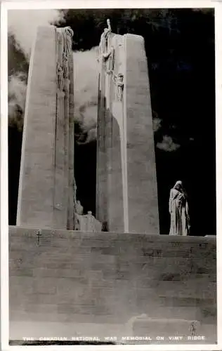 the canadian national war memorial on vimy ridge (Nr. 18534)