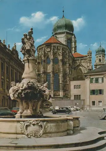 Passau - Residenzplatz mit altem Auto - ca. 1975