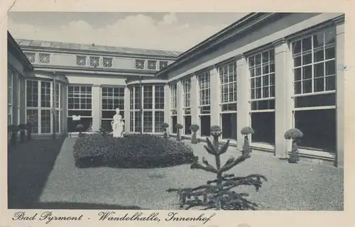 Siegsdorf-Bad Adelholzen - Wandelhalle, Innenhof