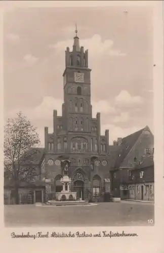 Brandenburg, Havel - Altstädtisches Rthaus und Kurfürstenbrunnen - ca. 1940