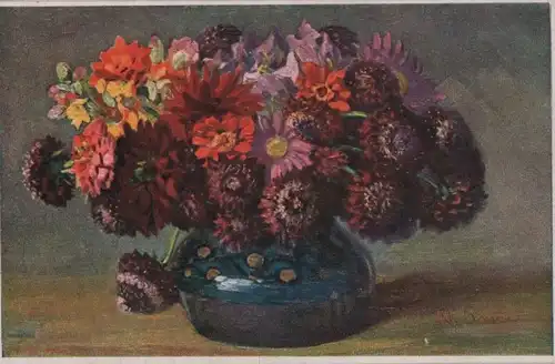 Runde Vase mit Blumenstrauß
