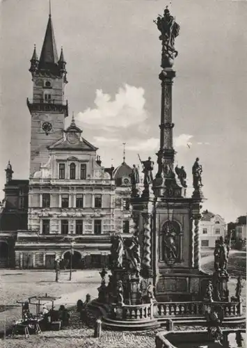 Mährsich-Neustadt - Rathaus und Mariensäule