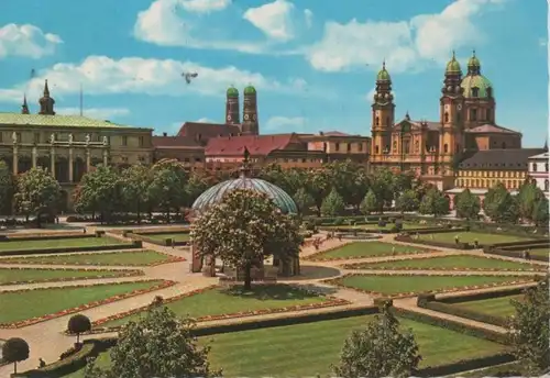 München - im Hofgarten - 1968