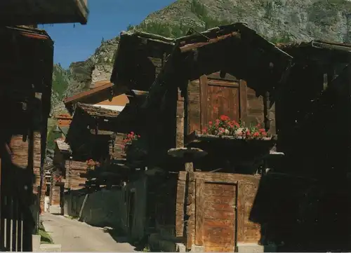 Schweiz - Zermatt - Schweiz - Gasse im alten Dorfteil