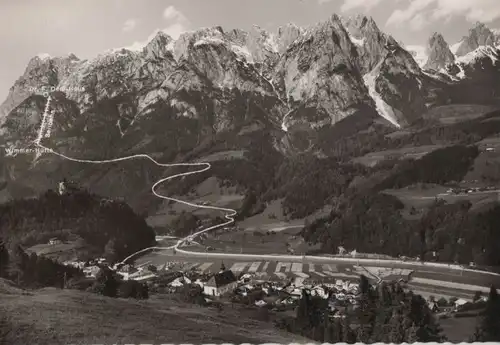 Österreich - Österreich - Werfen - und Burg gegen das Tannengebirge - ca. 1965