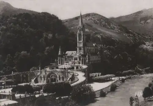 Frankreich - Frankreich - Lourdes - Vue sur le Gave et la Basilique - ca. 1955