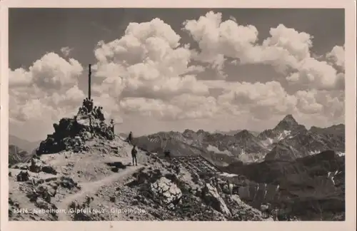 Nebelhorn - Gipfelkreuz und Gipfelhütte - ca. 1955