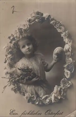 Fröhliches Osterfest - Kind mit Ei