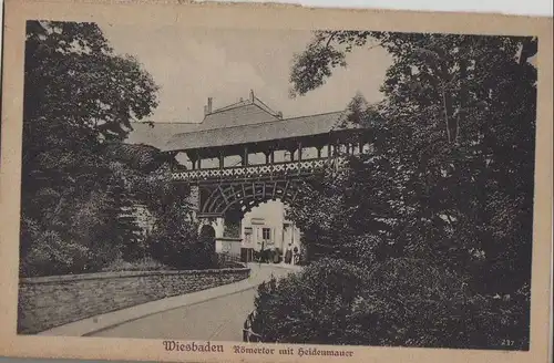 Wiesbaden - Römertor mit Heidenmauser - ca. 1935