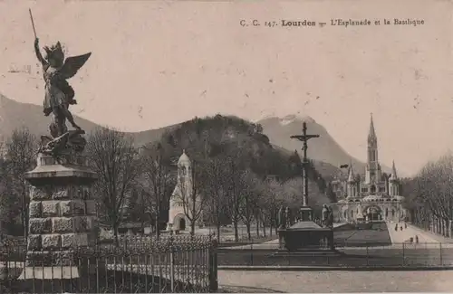 Frankreich - Frankreich - Lourdes - Esplanade et Basilique - 1932