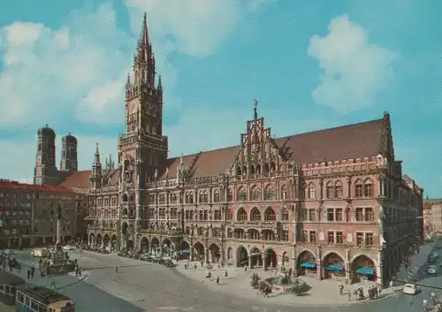 Das bekannte Rathaus in München - ca. 1975