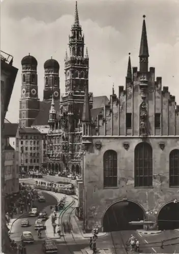 München - Marienplatz mit altem Rathaus - ca. 1960