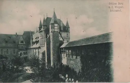 Schloss Burg (OT v. Solingen) - Schlosshof