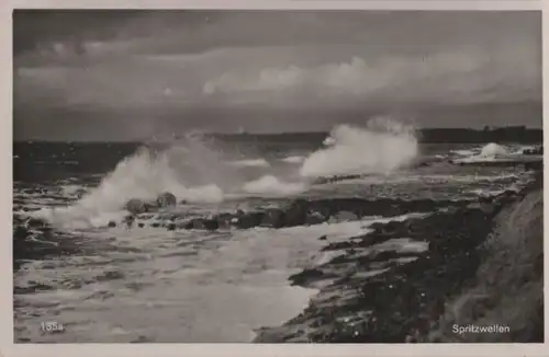 Spritzwellen am Meer - 1937