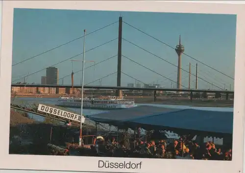 Düsseldorf - Blick zum Rhein