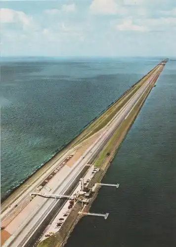 Niederlande - Afsluitdijk met Monument in vogelvlucht - ca. 1975